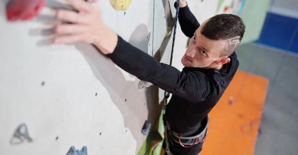 découvrez des coiffures adaptatives conçues pour s'ajuster parfaitement à tous les types de cheveux et styles de vie, offrant confort et élégance au quotidien.
