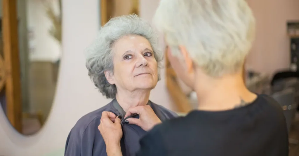 découvrez des coiffures élégantes et adaptées aux cheveux fins pour les femmes de plus de 70 ans, alliant style et facilité d'entretien.