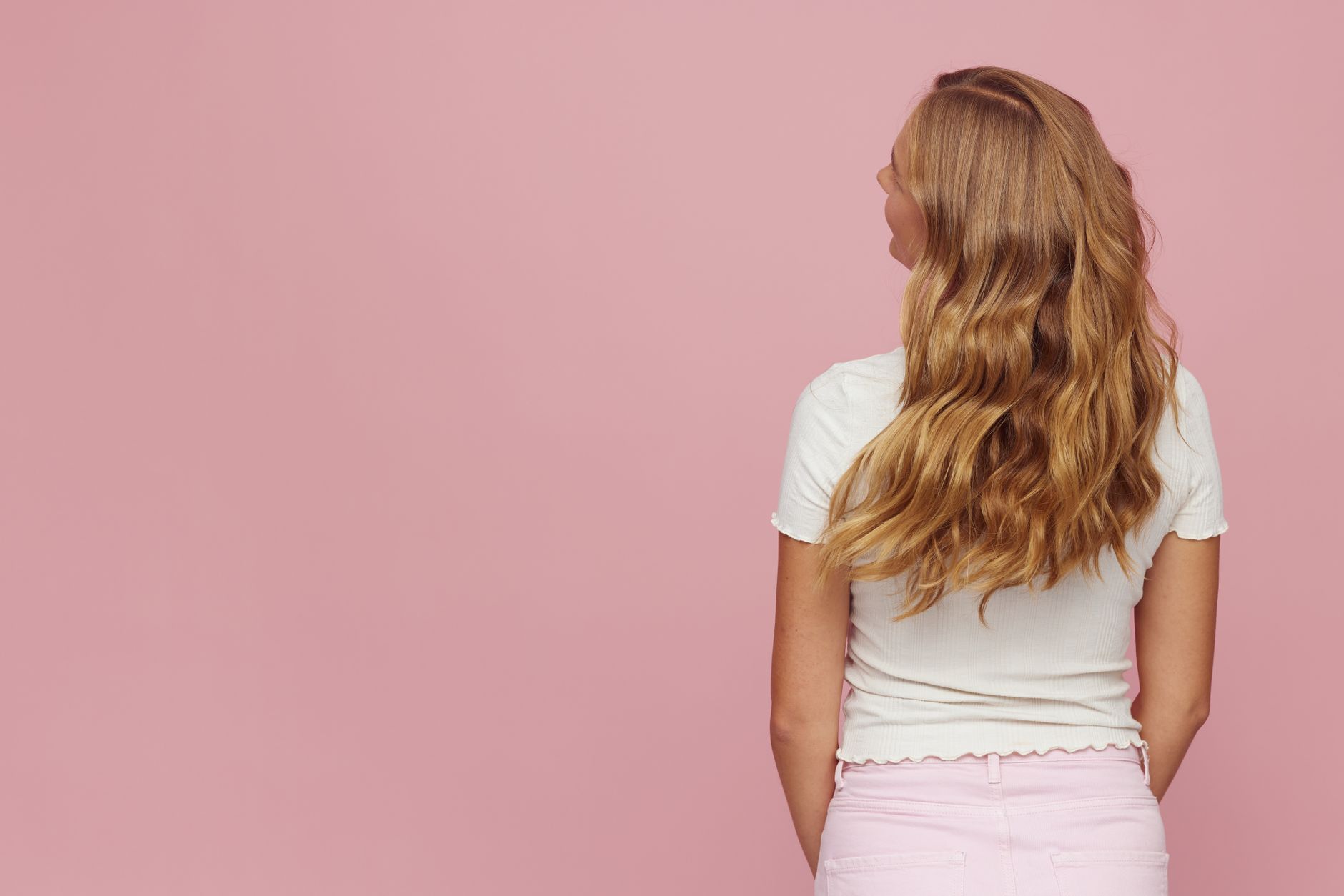 Comment protéger les pointes des cheveux longs de la chaleur ?